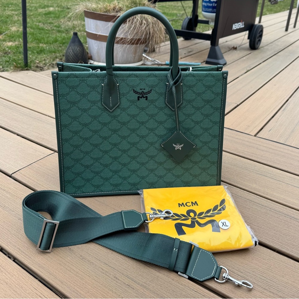 MCM Himmel Medium Lauretos Tote